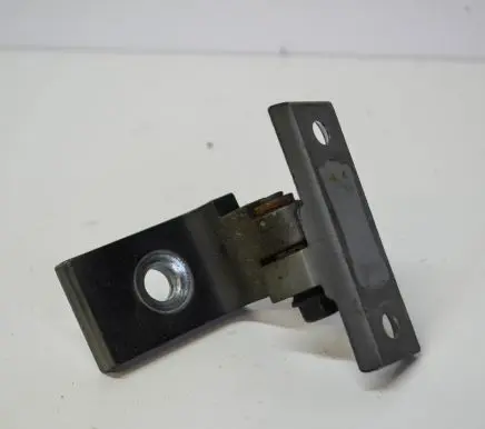 BMW 5 E60 E61 Front door upper hinge 7068078