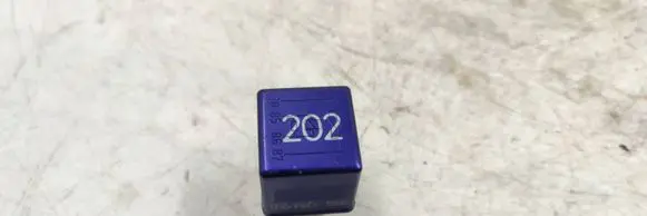Audi A4 S4 B5 8D Other relay 899587