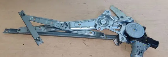 Mitsubishi Space Star Front door window regulator with motor 5713A382