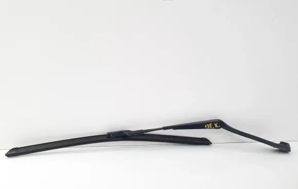 Mercedes-Benz E W212 Front wiper blade arm A2128201544