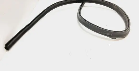 Volvo V70 Engine compartment rubber 