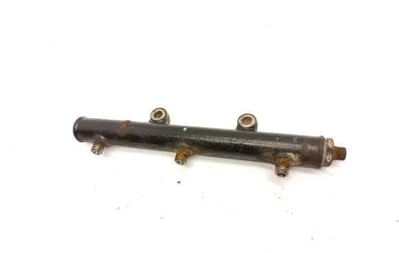 Land Rover Discovery 3 - LR3 Fuel distributor A2020061330 SIE5WS40129 4R8Q9D28GAB