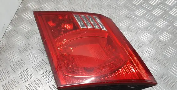 KIA Magentis Tailgate rear/tail lights