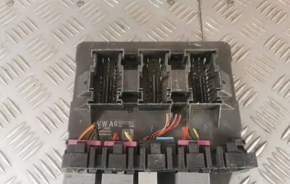 Volkswagen Sharan Engine control unit/module 5K0937086T