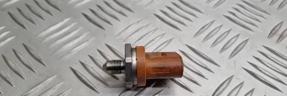 Volkswagen PASSAT CC Fuel pressure sensor 06J906051D