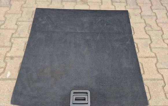 Volkswagen Touareg II Trunk/boot floor carpet liner 7P6863546B Z1000003000A 092650