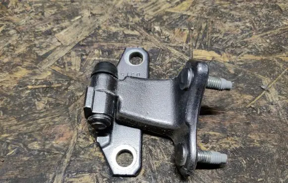 Infiniti Q50 Rear door upper hinge ES690315