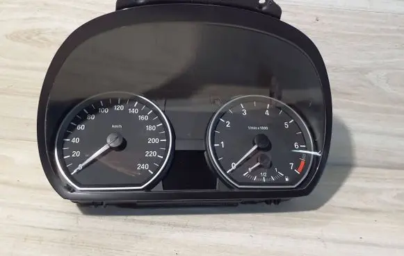 BMW 1 E81 E87 Speedometer (instrument cluster) 9220941 102493298