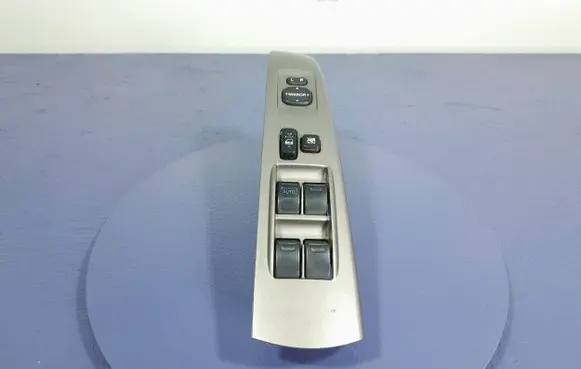 Toyota Prius (NHW20) Electric window control switch 84820-47050