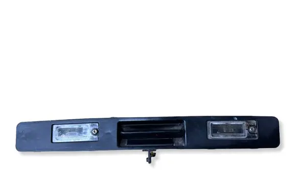Volvo XC70 Trunk door license plate light bar 9203101