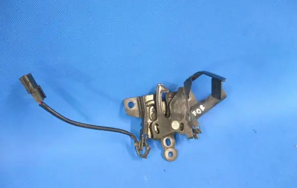 Engine bonnet/hood lock/catch