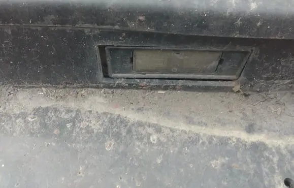 Peugeot 605 Number plate light