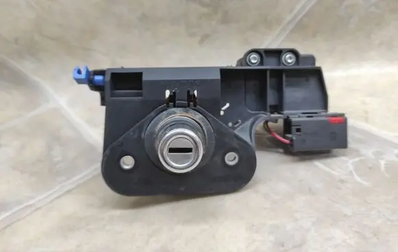 Opel Meriva A Tailgate exterior lock 90534783