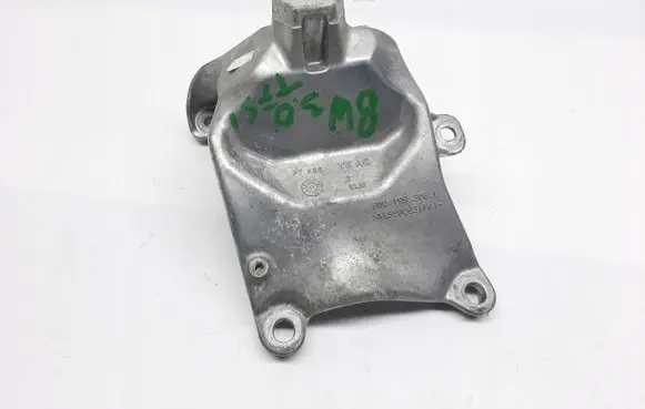 Engine mounting bracket