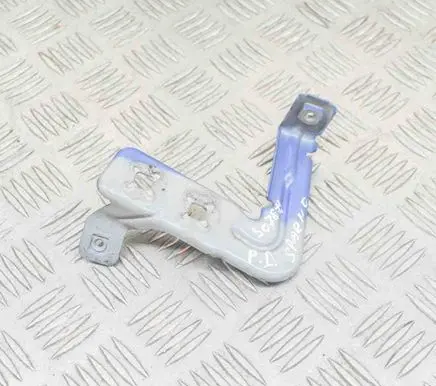 BMW 2 F22 F23 Fender mounting bracket