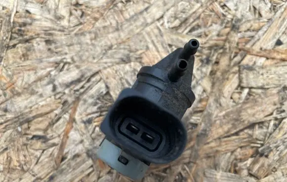 Audi A6 S6 C5 4B Turbo solenoid valve 1J0906283C