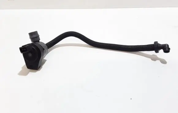BMW M6 Breather/breather pipe/hose 7636149