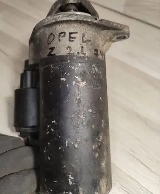 Opel Zafira A Starter motor 2339303220