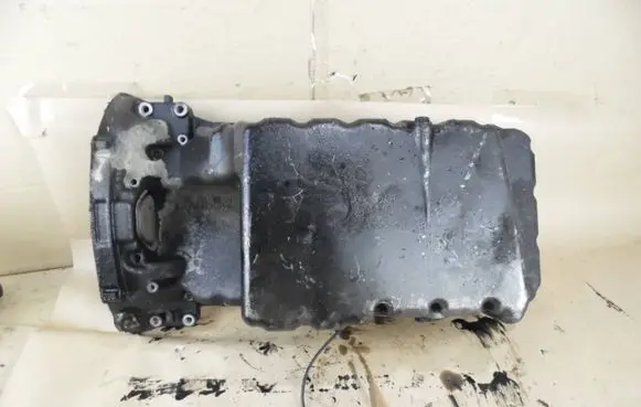 Mercedes-Benz Vito Viano W638 Oil sump 1110141202