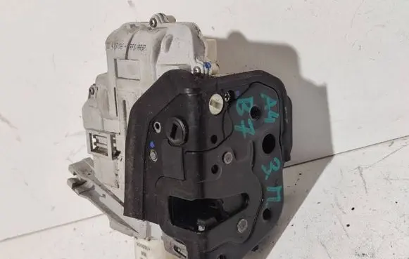 Audi A4 S4 B7 8E 8H Rear door lock 8E0839016AA