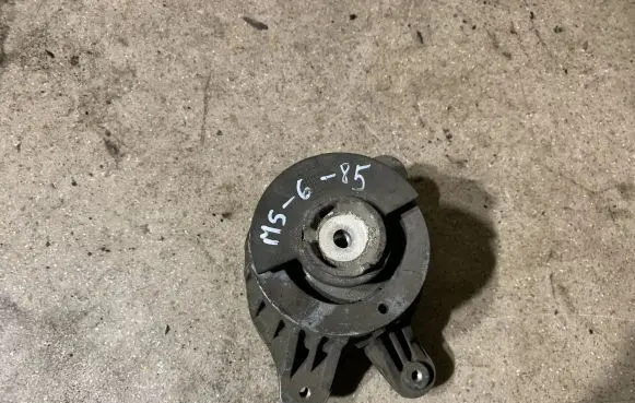 BMW Z4 E89 Engine mount bracket