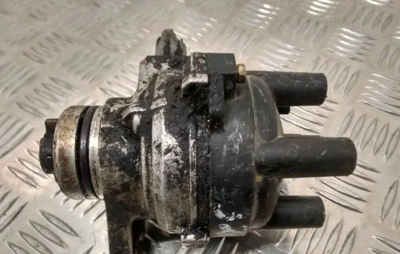 Mazda 323 F Spark distributor T2T53571 B3F5A