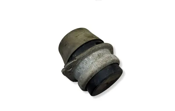 Audi Q7 4L Engine mount bracket 7L8199131A