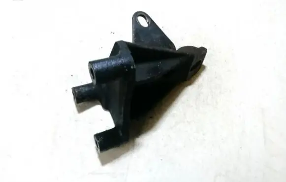 Suzuki Grand Vitara II Engine mounting bracket