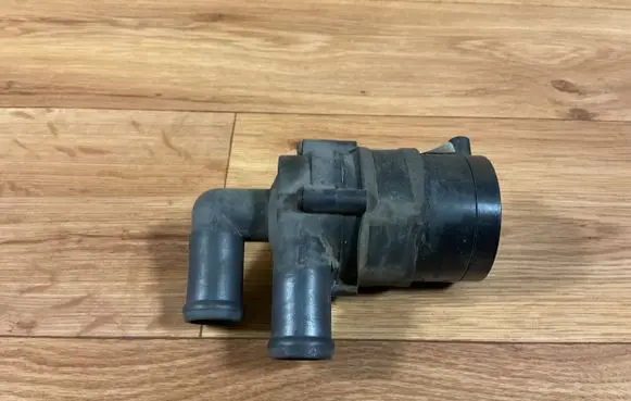 Volkswagen PASSAT B6 Electric auxiliary coolant/water pump 702671330 12T283