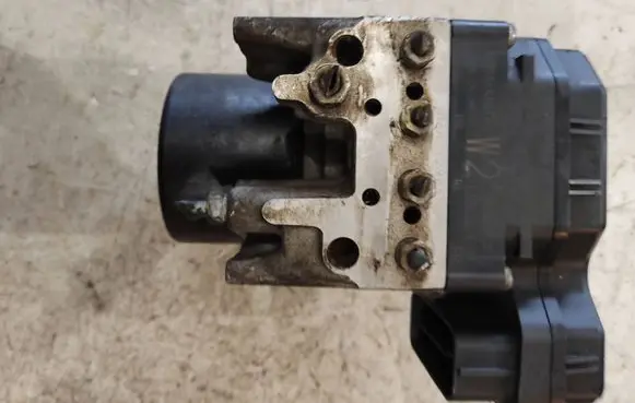 Subaru B9 Tribeca ABS Pump 27536XA01A