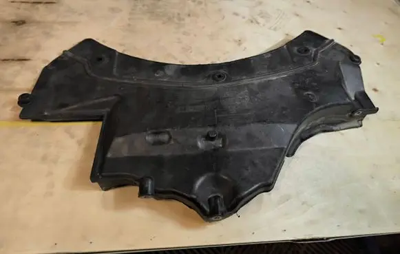 BMW 6 F12 F13 Heat shield in engine bay 51757188421 7188421