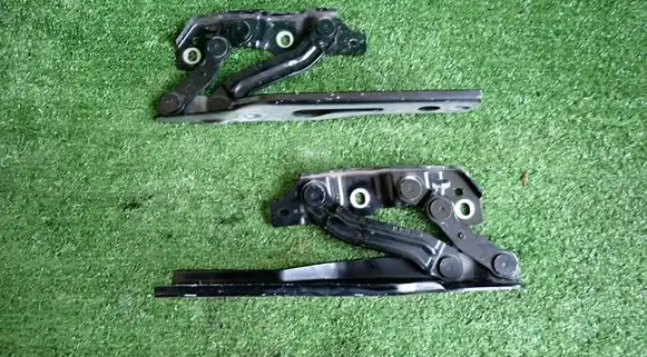 Cupra Formentor Engine bonnet/hood hinges 