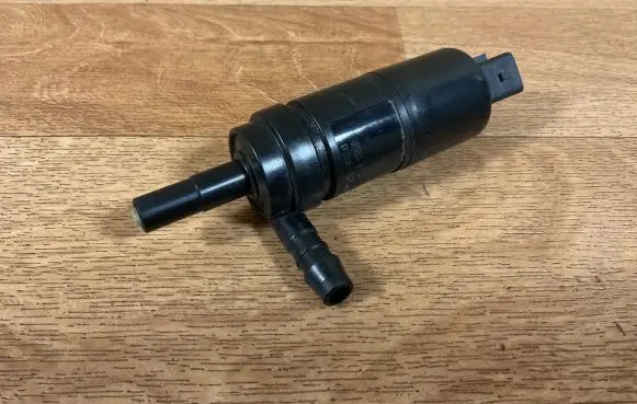 Ford Focus Headlight washer pump 0392040010
