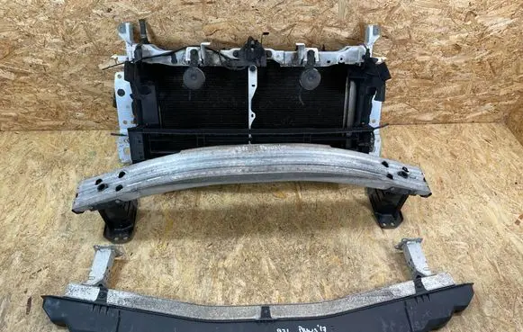Toyota Prius (XW50) Radiator support slam panel