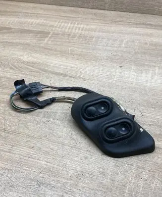 Opel Tigra A Electric window control switch 90482203 90482203L