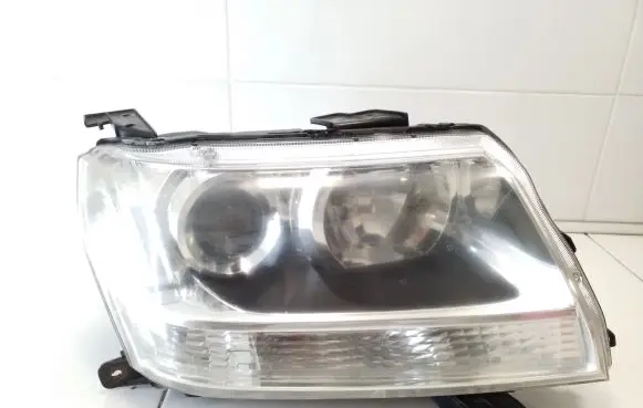 Suzuki Grand Vitara II Headlight/headlamp KOITO10059088