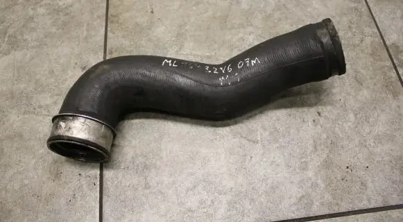 Mercedes-Benz ML W164 Intercooler hose/pipe A1645280382