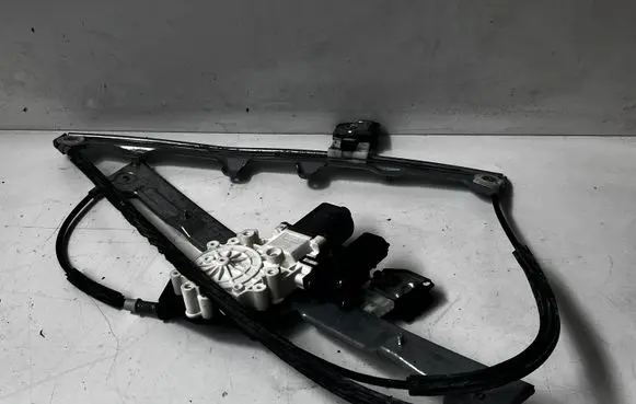 Mitsubishi Colt Front door window regulator with motor RA2052P1