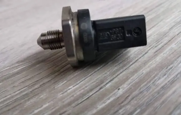 Fuel pressure sensor