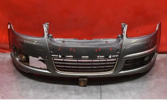 Volkswagen Golf V Front bumper