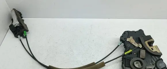 Toyota Corolla E120 E130 Front door lock UL4 F145 16L