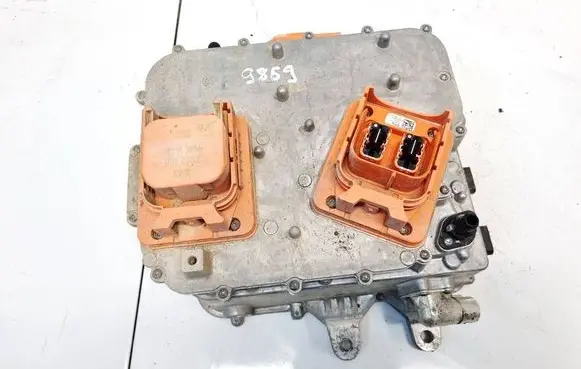 Voltage converter inverter