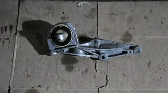 Porsche Taycan 9J1 Engine mount bracket 9J1399111D555525