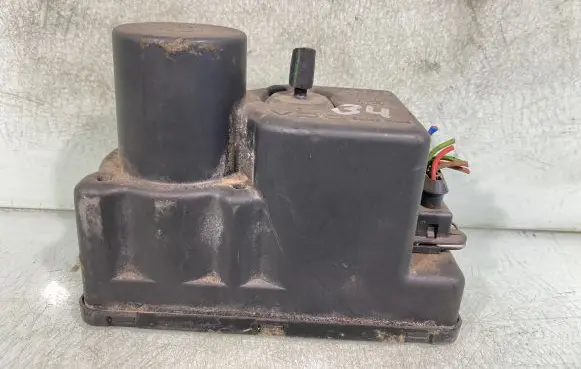 Audi 80 90 S2 B4 Central locking vacuum pump 443862257h