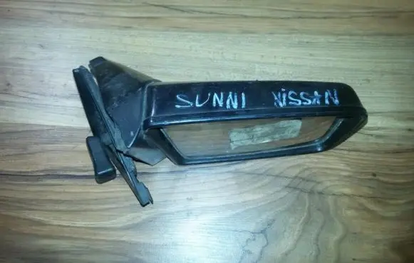 Nissan Sunny Front door electric wing mirror