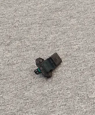 Volkswagen Golf VII Air pressure sensor 04C906051