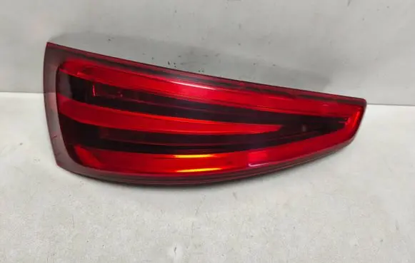 Audi Q3 8U Tailgate rear/tail lights 8U0945093H