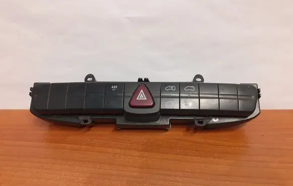 Mercedes-Benz Vito Viano W639 Hazard light switch 6878 6395454407
