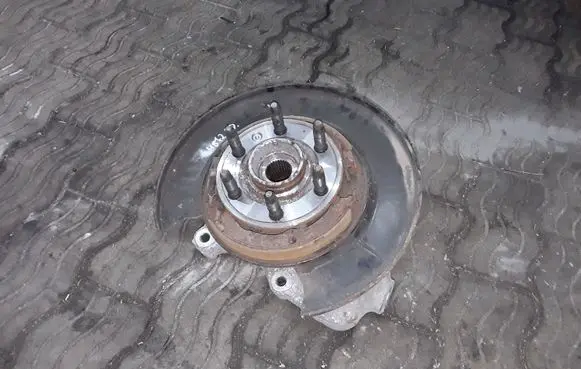Cadillac SRX Rear wheel hub 513289G3