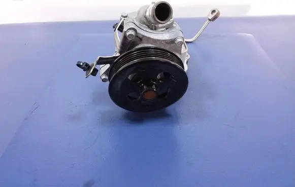 Opel Insignia A Water pump 12635767